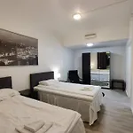 Alexi - Newly Renovated In The Heart Of The Near To Railway Station And Nokia Arena *