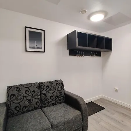 Alexi - Newly Renovated In The Heart Of The Near To Railway Station And Nokia Arena