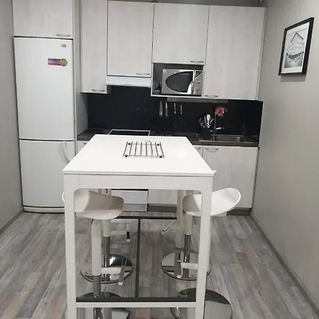 Alexi Apartments: Renovated Center Near Railway And Arena *