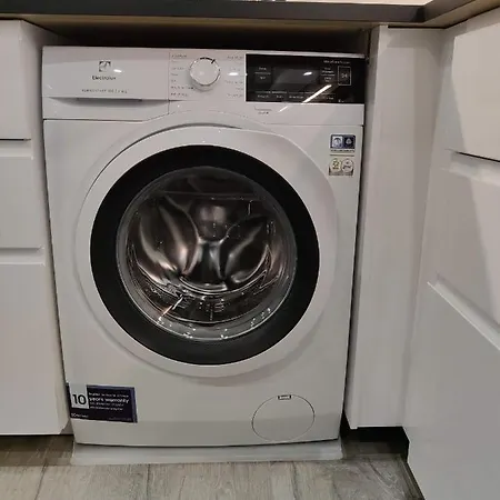 Apartment Alexi - Newly Renovated In The Heart Of The Near To Railway Station And Nokia Arena *