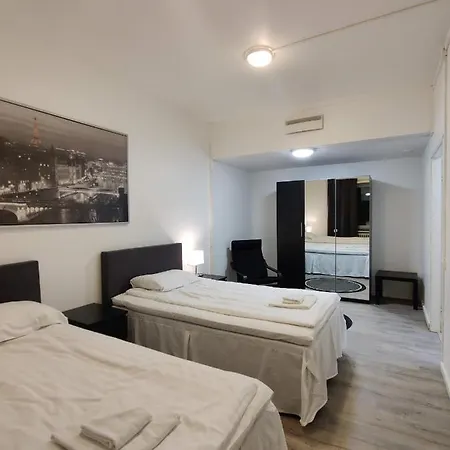 Alexi - Newly Renovated In The Heart Of The Near To Railway Station And Nokia Arena *