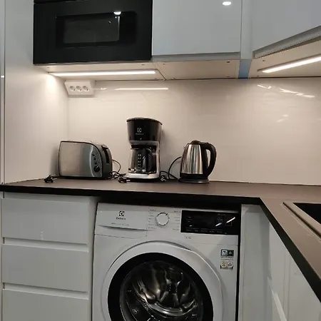 Alexi - Newly Renovated In The Heart Of The Near To Railway Station And Nokia Arena